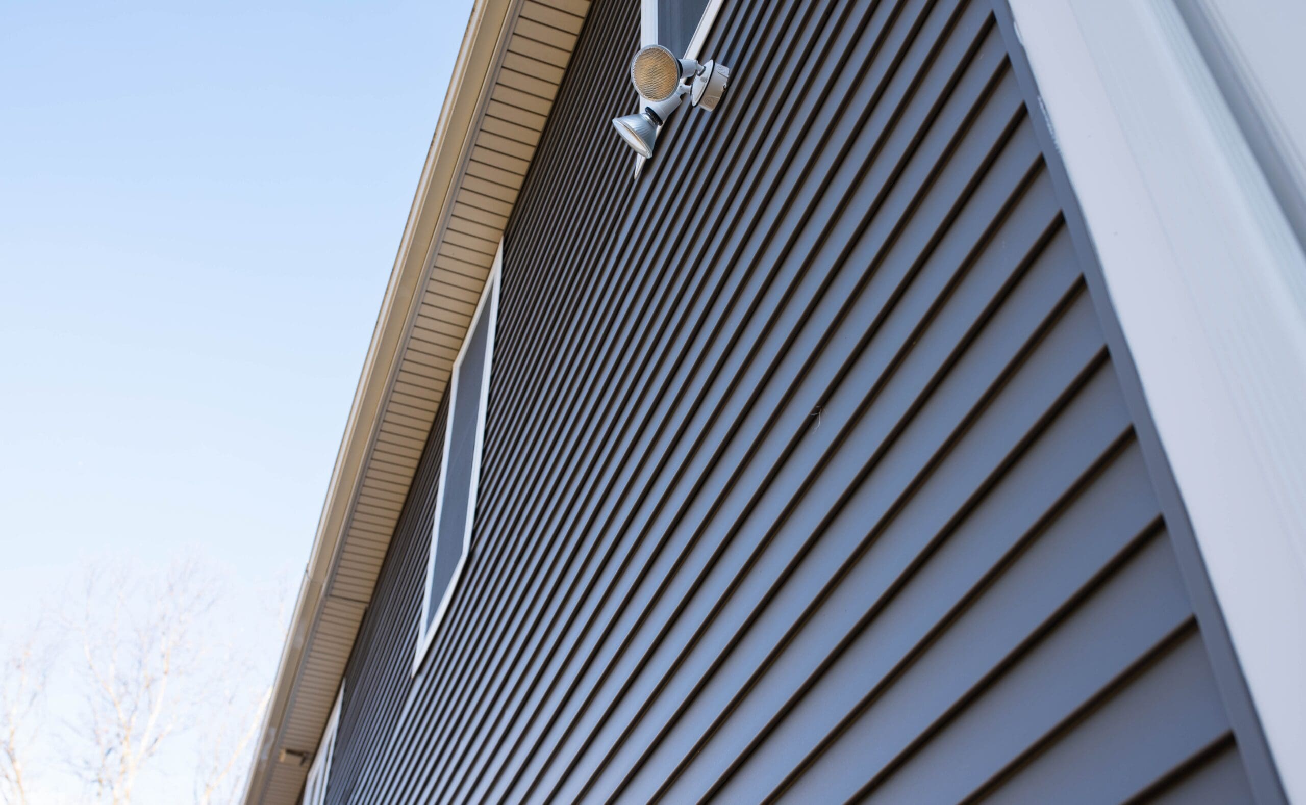 Expert Tips for Cleaning Your Home’s Siding