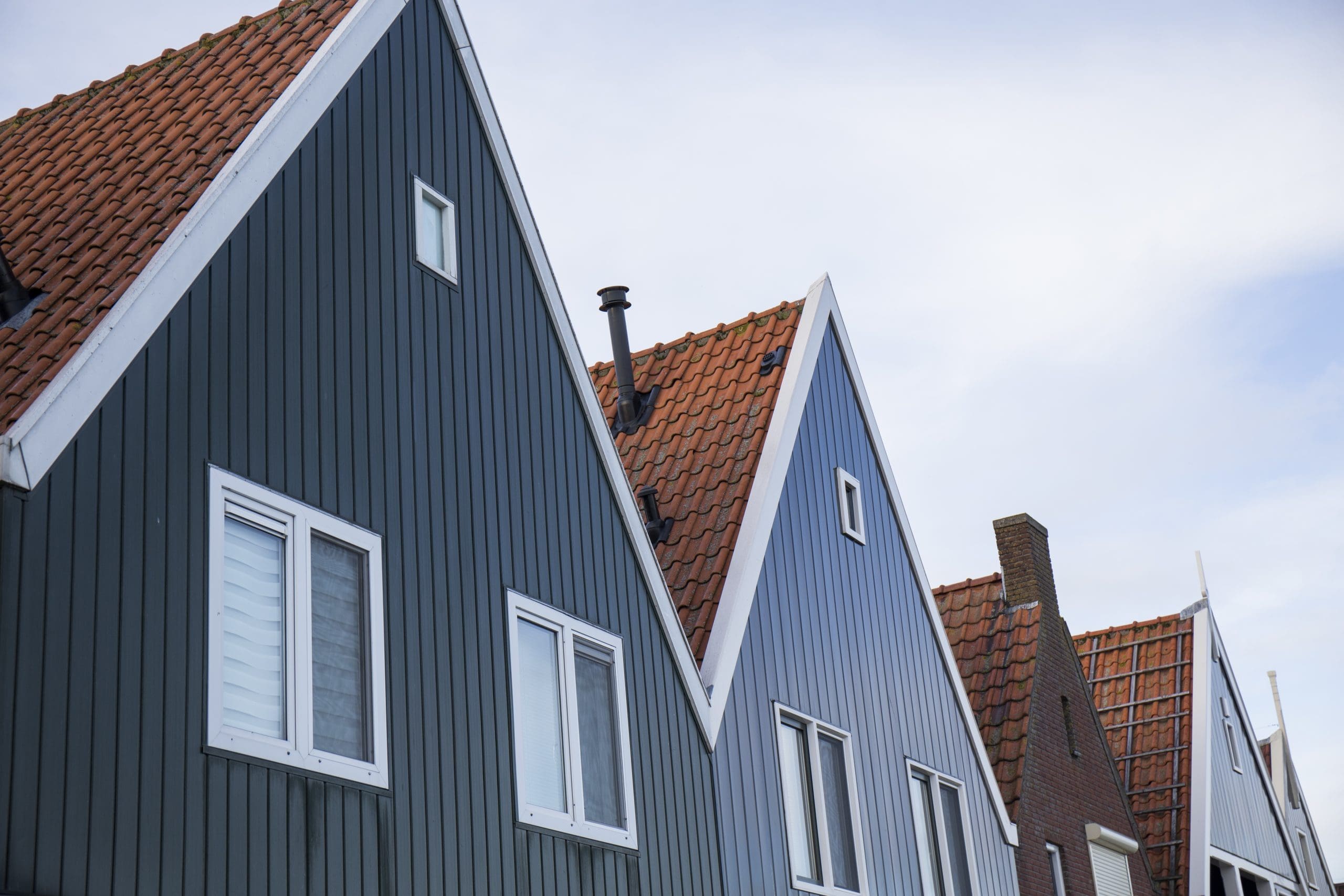 How Summer Weather Can Negatively Affect Your Home's Siding