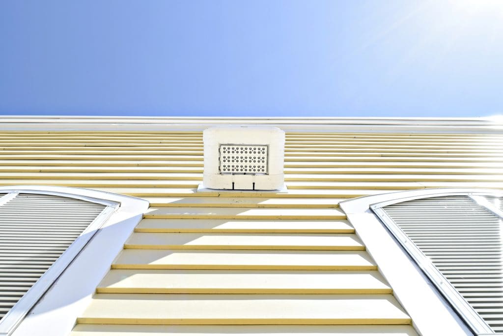 How Summer Weather Can Negatively Affect Your Home's Siding