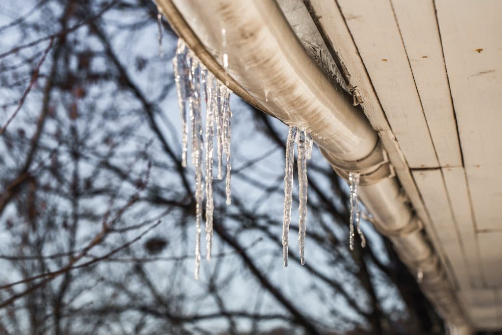 Easy Winter Gutter Repair Tips