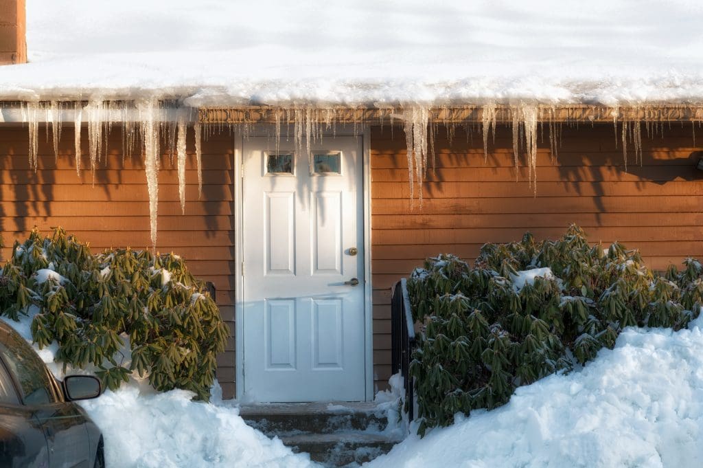 Simple Winter Home Siding Maintenance Tips